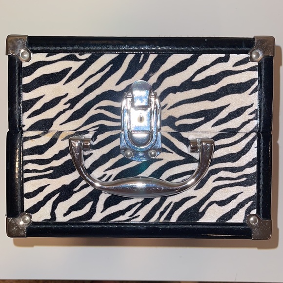 Caboodle train case - Picture 2 of 8